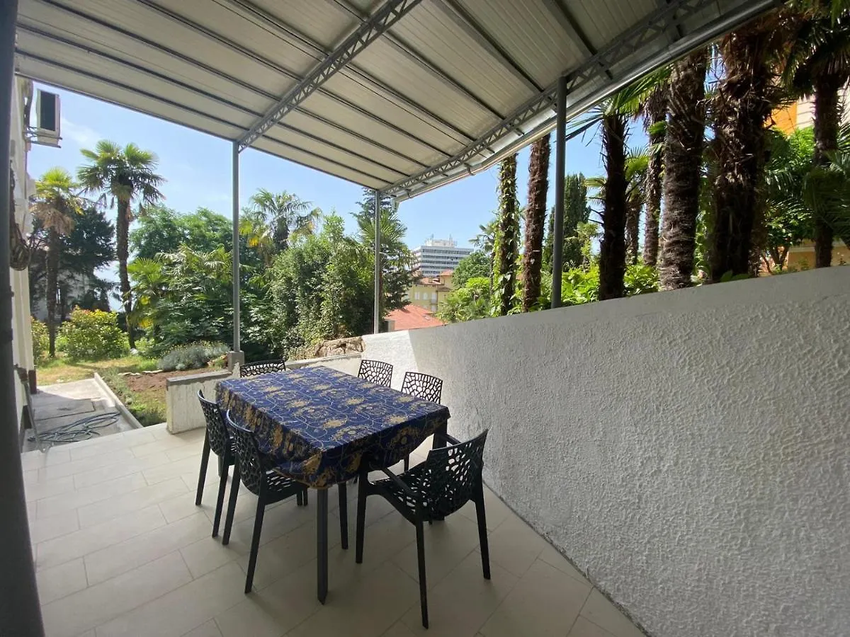 Apartment Rhea 0*, Opatija Hırvatistan